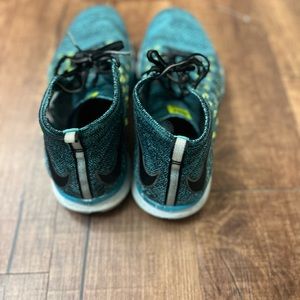 Nike basketball shoe